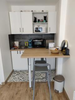 Studio cosy - proche gare & centre-ville - stationnement - cour intérieure table & chaises - Saint-Brieuc - 6