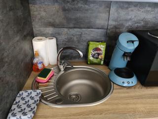 Studio cosy - proche gare & centre-ville - stationnement - cour intérieure table & chaises - 3