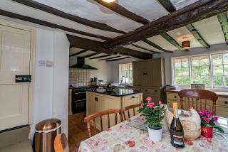 Yew Tree Cottage- Sleeps 12 Garden & Pet-Friendly - 2