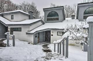 Condo Deck and Balcony, 4 Mi to 2 Ski Resorts! - Killington - 8