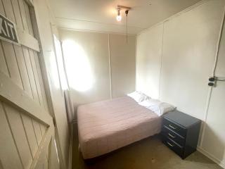 Camellia Court Family Motel - 5