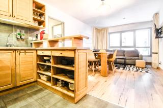 Newly redecorated 2-bed ski-in ski-out family apartment - 2