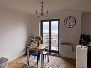 Beach Front APT with Stunning Sea View - 9