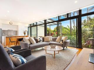 Kiah - nestled between Main & Belongil Beaches - 8