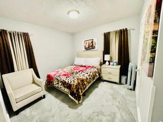 fearlessRose Vacation Rental - Springfield - 2