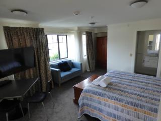 Sahara Deluxe Studios - 6