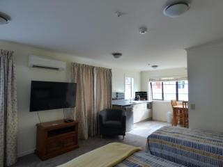 Sahara Deluxe Studios - 3