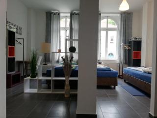 Enjoy your stay with DKN apartments - Mon-Sun - Late night check-in - Multilanguage - Near Railway station - Witamy serdecznie - 1