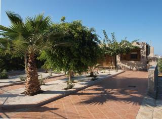 Family Private Summer Homes w. Yards near Beach - Galatás - 0