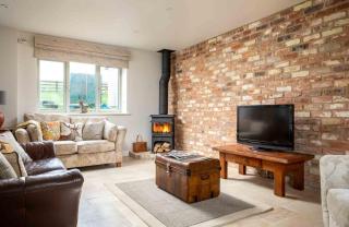 Hetty's Stables - 8
