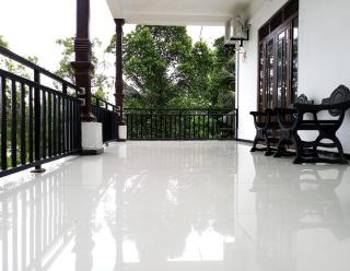 Lake Villa - 1