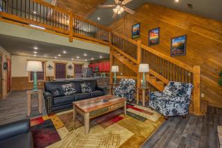 Poolside Paradise chalet - Gatlinburg - 1