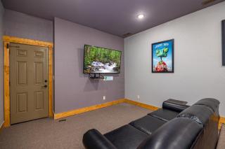 Poolside Paradise chalet - Gatlinburg - 3
