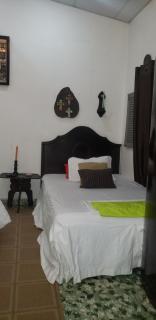 Mendoza’s Guest House - Santa Ana - 9