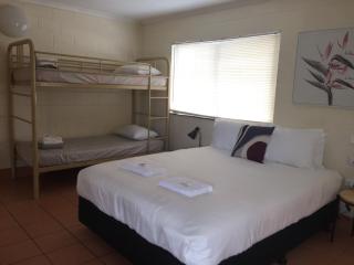 Lake Central Cairns - Cairns - 8