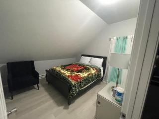 fearlessRose Vacation Rental - Springfield - 3