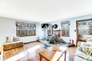 Antler Lake House - 9