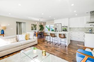 Mid-Century Modern Oasis - Miami - 8