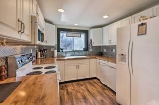 Pet-Friendly Fries Home Less Than 6 Mi to New River! - 3