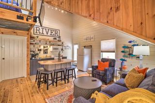Pet-Friendly Studio with Loft and Mountain Views! - Mountain View - 2