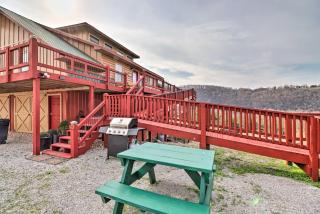 Cheery Pet-Friendly Studio with Shared Fire Pit - 8