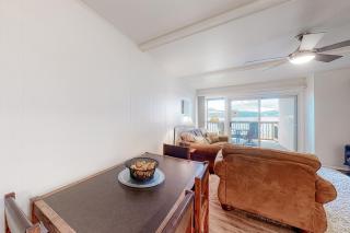 Lakeside Mountain Retreat - 8