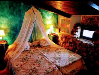 Room in Lodge - Romantic getaway to Cuenca at Christmas - Valeria - 4