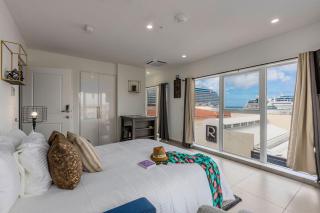 Turning Style Extraordinary Location - Oranjestad - 0