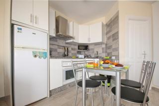 Apartment with terrace on the seafront in Playa Fañabe - 4