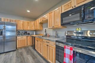 Family-Friendly Retreat Less Than 1 Mi to Lake George - Lake George - 3