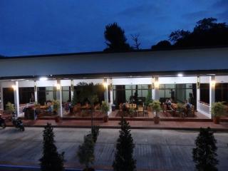 Judith's 2 bedroom family home, sleeps 6 - Ko Samed - 2