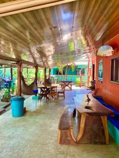 Coral Reef Surf Hostel and Camp - Tamarindo - 8