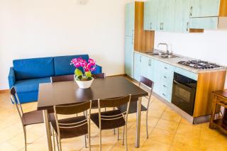 Iris Houses - 4