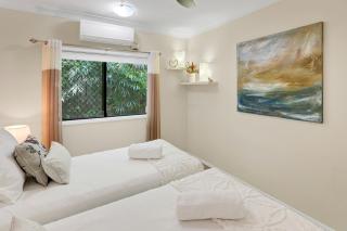 Villa Blue - Coastal Family Escape - Palm Cove - 1