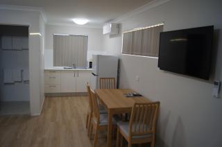 Beachside Motor Inn By Golden Chain - Hervey Bay - 2