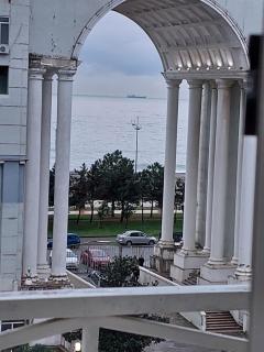 Beachfront apartment with sea view - 0