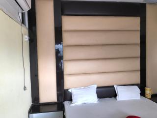 Hotel Abhishek - Jhansi - 1