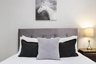 1BR Deluxe Apartment near Shops & Cafés - Ashland 1F - 2