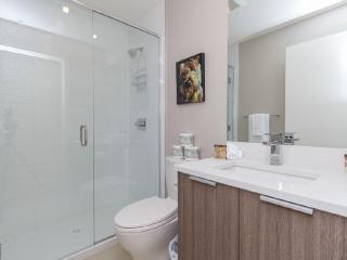 Sparkling Gem And Brand New Condo In The Heart Of The City - Victoria - 5