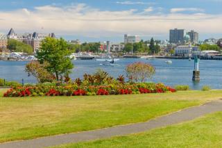 Deluxe 2 Bed 2 Bath With Harbour And Empress Hotel Views - 2