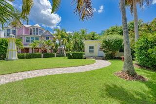 Ami Lighthouse Cottage-One Minute Walk To The Beach-Keyless Locks - Bradenton Beach - 5