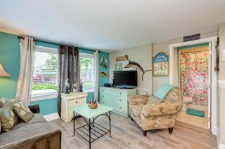 Ami Lighthouse Cottage-One Minute Walk To The Beach-Keyless Locks - Bradenton Beach - 3