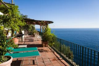 Unique, waterfront Villa la Madonnina for 6, waterfront, pool, parking - Furore - 0
