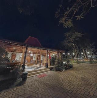 VILLA OPA DOEL YOGYAKARTA - Yogyakarta - 0