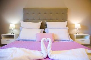 Sunset Apartments - 5