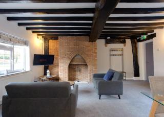 Donington Cottage Apt 8 - 6