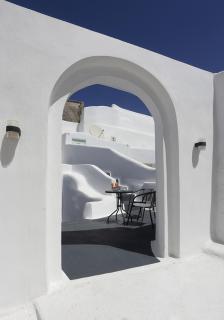 Church and Cave - Santorini Private Residences - Mesariá - 7