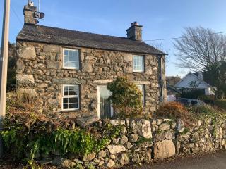Beautiful Cottage near Harlech with ocean views - 0