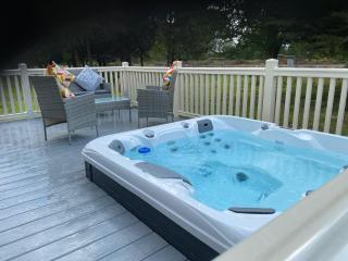 Springwood Lodge with Hot Tub - York - 8