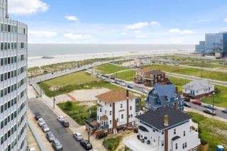 Renovated Beach Block 7BR North Beach Atlantic City - Steps to Beach & Casino - 1